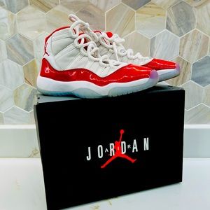 NIKE AIR JORDAN 11 RETRO